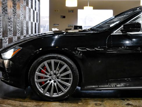 Used 2017 Maserati Ghibli w/ Luxury Package RWD image 13