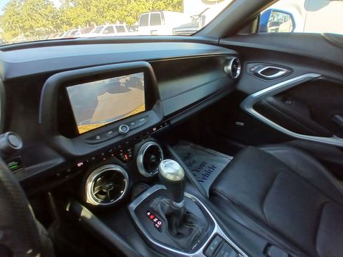 Used 2018 Chevrolet Camaro SS image 15