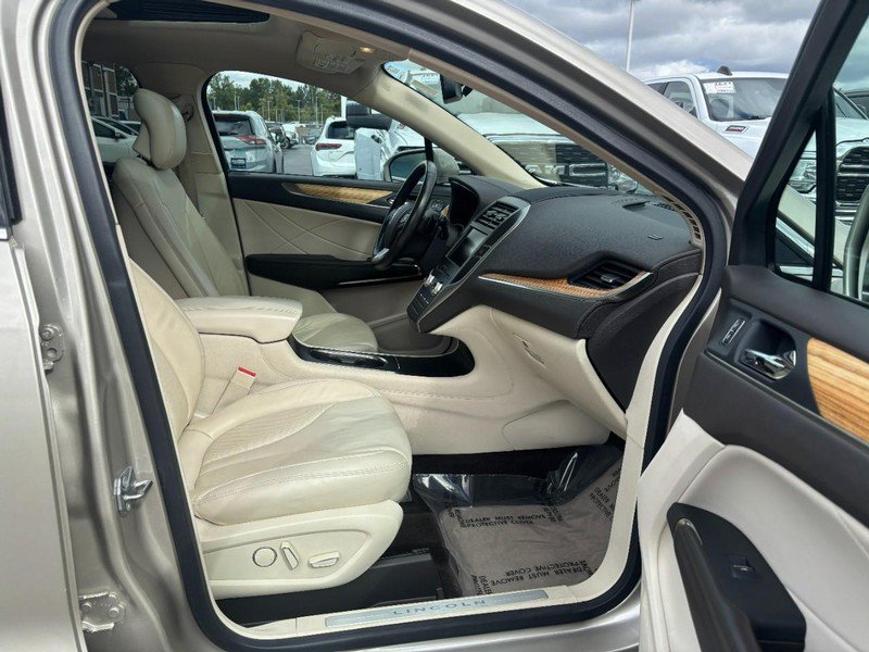 Used 2015 Lincoln MKC FWD w/ Equipment Group 101A Select image 12