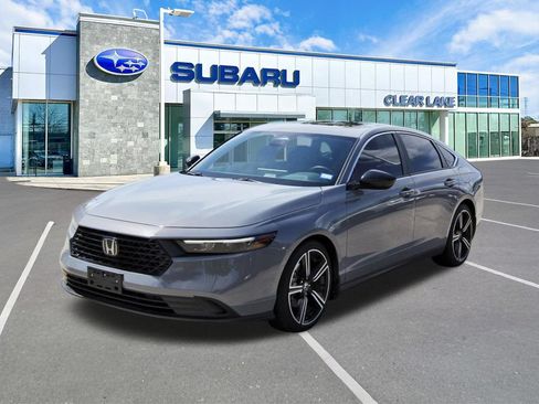 Used 2025 Honda Accord Sport image 3