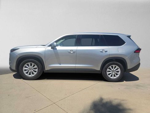 Certified 2026 Toyota Grand Highlander FWD image 6