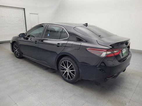 Used 2021 Toyota Camry SE FWD image 3