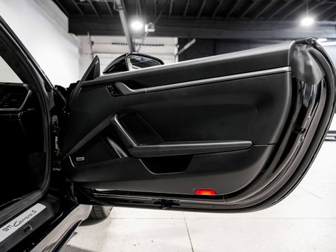 Used 2020 Porsche 911 Carrera S image 27