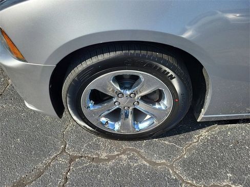 Used 2014 Dodge Charger SXT Plus image 5