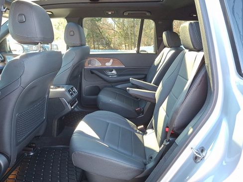 Certified 2025 Mercedes-Benz GLS 450 4MATIC image 10