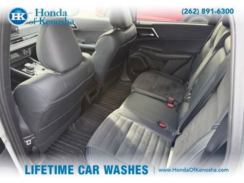 Used 2024 Mitsubishi Outlander AWD image 5