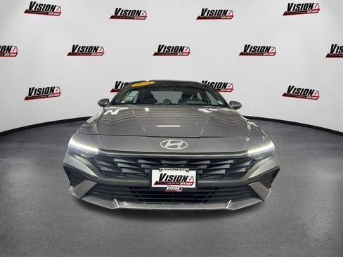 Used 2024 Hyundai Elantra SEL image 2