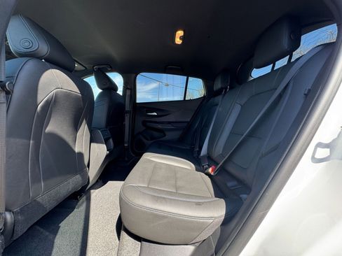 Used 2025 Buick Envista Sport Touring image 22