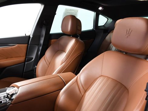 Used 2021 Maserati Levante S image 17