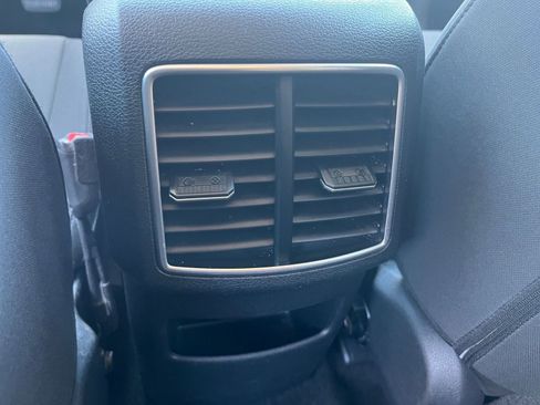 Used 2025 Kia Sportage LX FWD image 22
