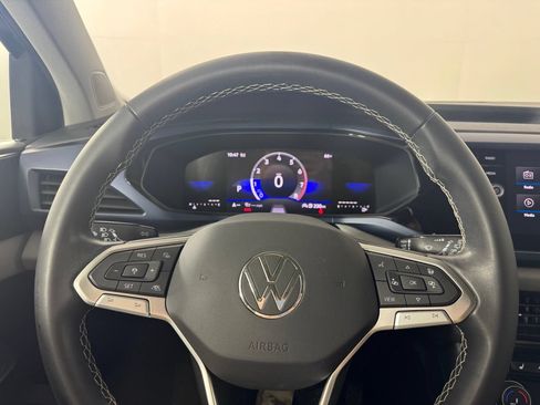 Used 2023 Volkswagen Taos SE w/ Panoramic Sunroof Package AWD/4WD image 14