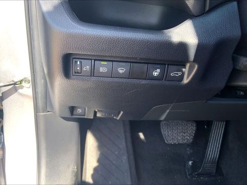 Used 2022 Toyota RAV4 XLE w/ Convenience Package AWD/4WD image 32