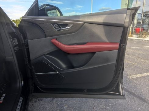 Used 2023 Audi SQ8 Premium Plus image 28