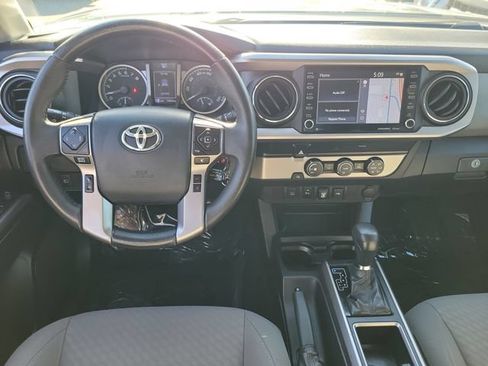 Used 2020 Toyota Tacoma SR5 RWD image 6