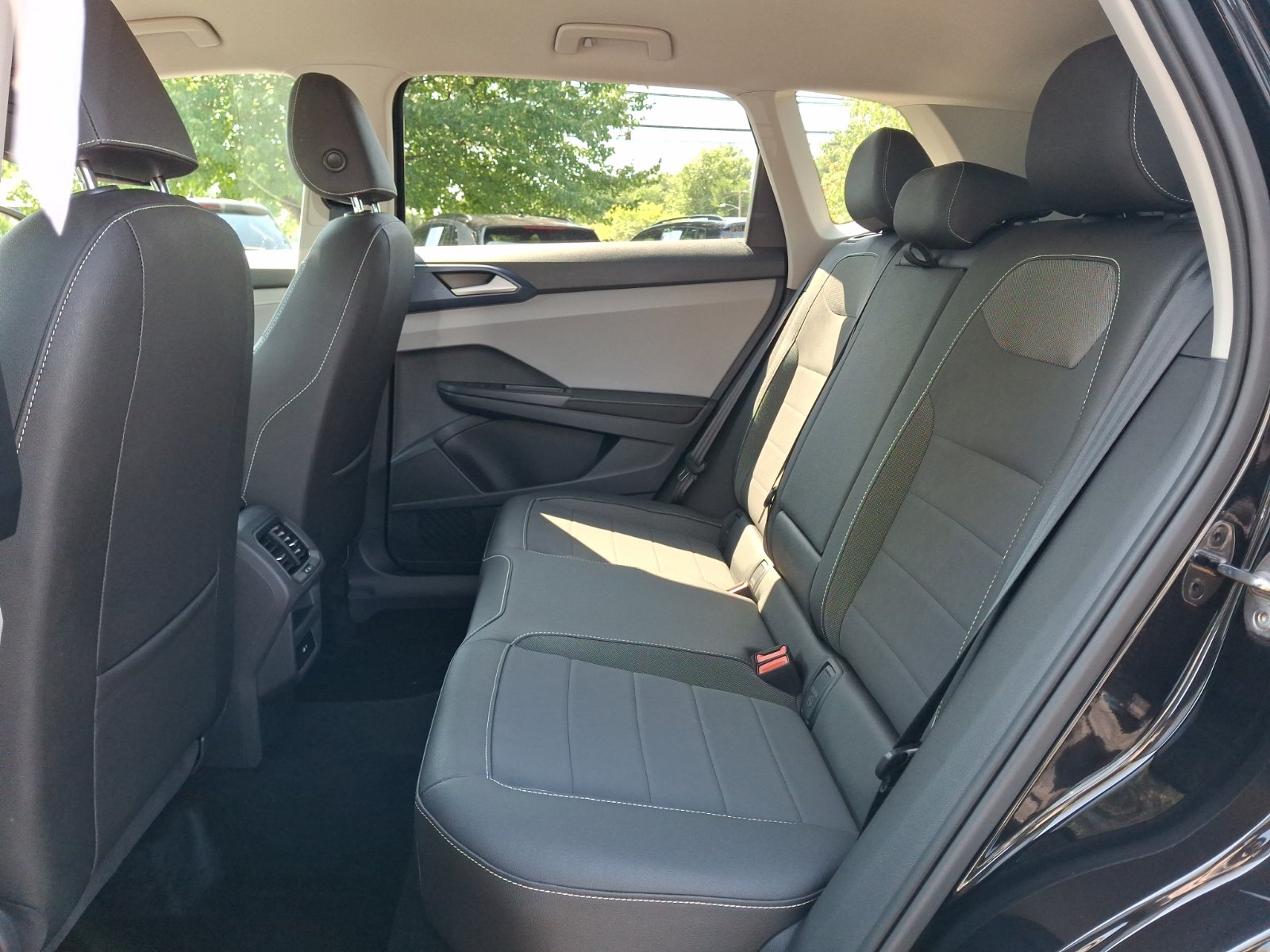 Certified 2024 Volkswagen Taos SE AWD/4WD image 11
