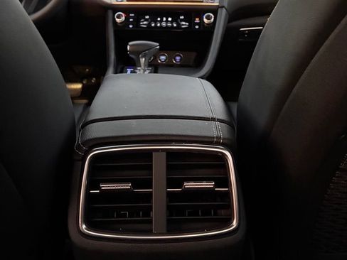 Used 2025 Genesis G70 2.5T AWD/4WD image 15