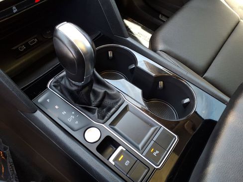 Used 2019 Volkswagen Atlas SEL FWD image 30