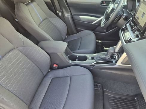Used 2025 Toyota Corolla Cross AWD Hybrid w/ Moonroof Package image 12
