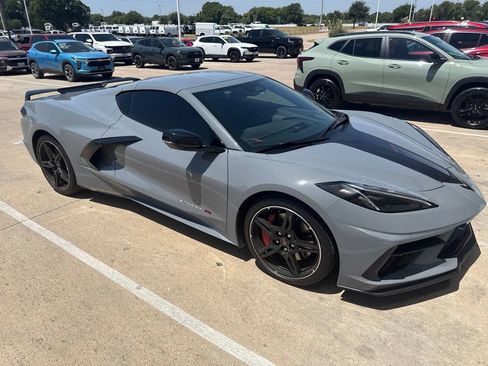 Used 2024 Chevrolet Corvette Stingray Preferred Cpe w/ Z51 Performance Package RWD image 4