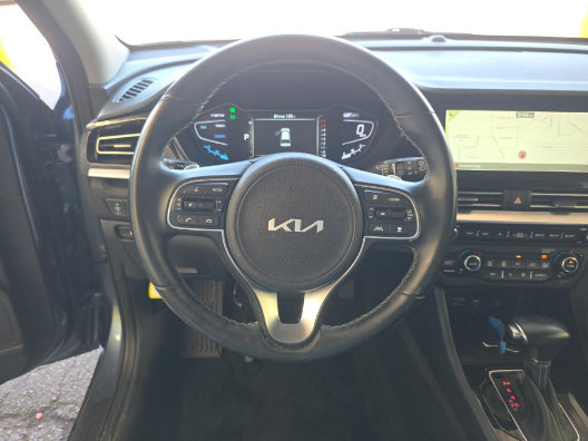 Used 2022 Kia Niro Touring Special Edition FWD image 7