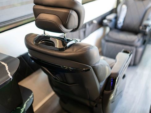 Used 2024 Mercedes-Benz Sprinter 2500 image 38