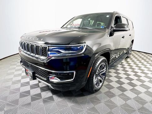 Used 2024 Jeep Wagoneer L Series II w/ Flexible Seating Group image 3