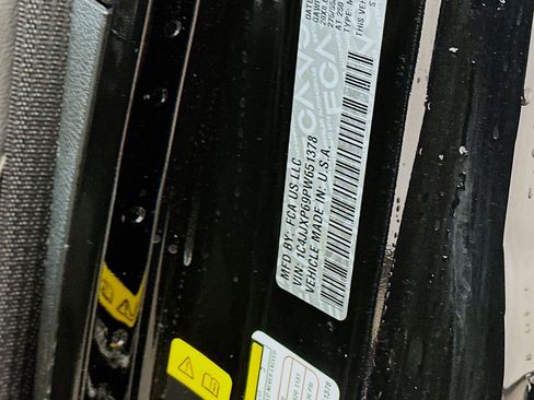 Used 2023 Jeep Wrangler Sahara image 12