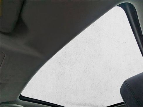 Used 2019 Land Rover Discovery Sport HSE image 16