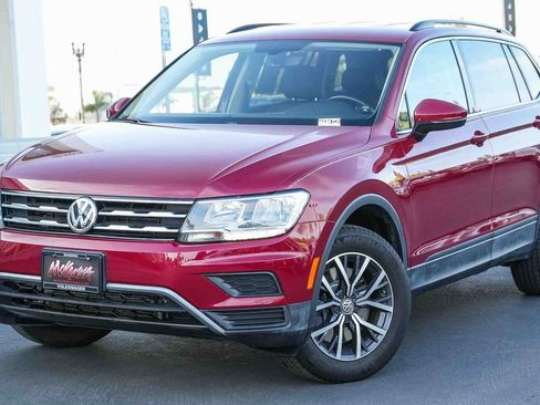 Used 2019 Volkswagen Tiguan SE image 1