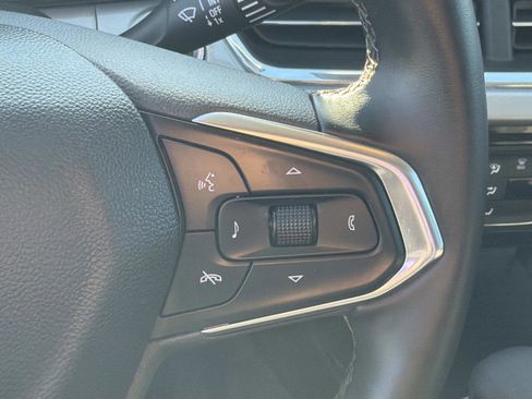 Certified 2025 Chevrolet Trax LT w/ Driver Confidence Package image 7