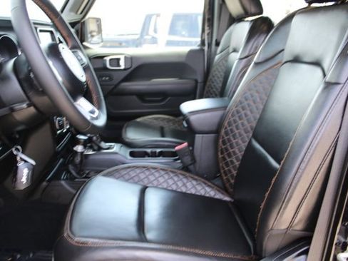Used 2023 Jeep Wrangler Unlimited Sahara AWD/4WD image 35