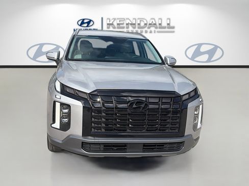 Used 2025 Hyundai Palisade SEL FWD image 2