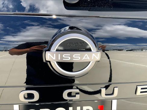 Used 2026 Nissan Rogue SV image 10