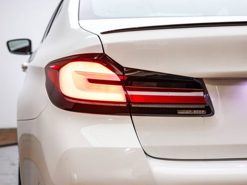 Certified 2023 BMW 530e w/ M Sport Package image 10