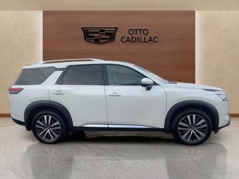 Used 2022 Nissan Pathfinder Platinum w/ Cargo Package image 6