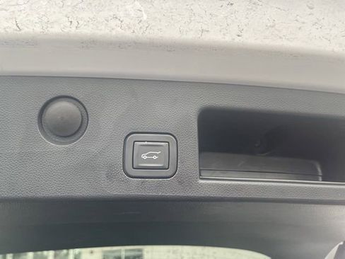 Certified 2025 Chevrolet Equinox LT w/ Convenience Package II image 19