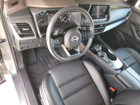 Certified 2023 Nissan Rogue SV w/ SV Premium B Package FWD image 12