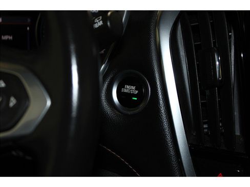 Used 2021 Chevrolet Traverse LT image 34