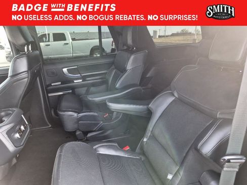 Used 2025 Ford Expedition Platinum w/ Stealth Performance Package AWD/4WD image 23