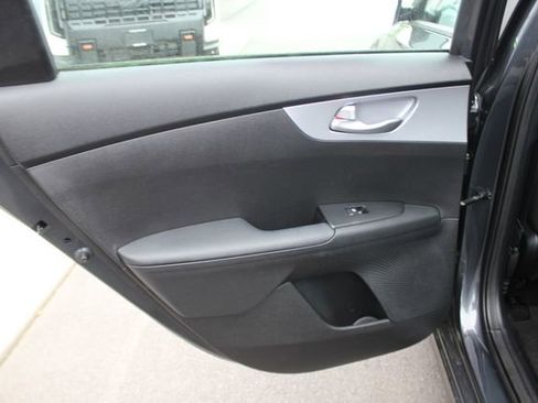 Used 2024 Kia Forte LXS w/ LXS Technology Package FWD image 21