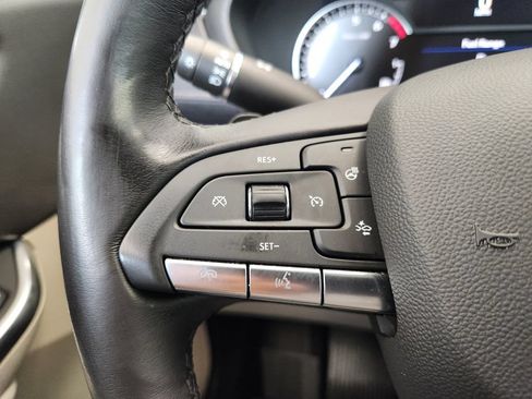 Used 2023 Cadillac XT4 Luxury w/ Cold Weather Package FWD image 28