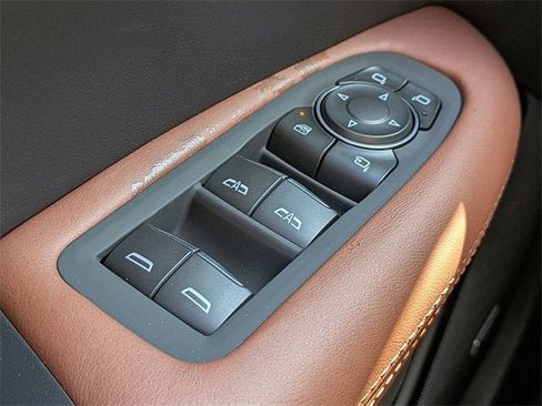 New 2025 Cadillac XT5 Sportv image 25