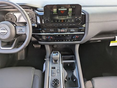 New 2025 Nissan Pathfinder SL image 23