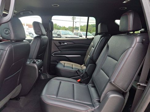 Used 2024 Chevrolet Traverse Z71 AWD/4WD image 12