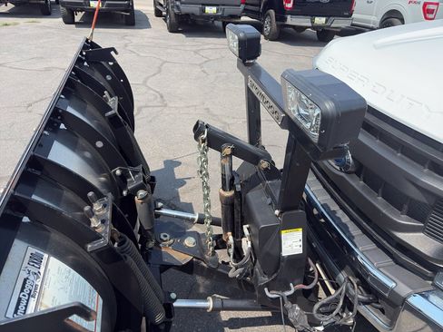 Used 2022 Ford F250 XL w/ Power Equipment Group AWD/4WD image 9