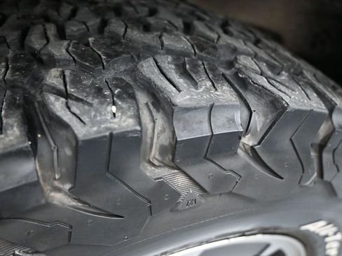 Used 2012 Jeep Wrangler Unlimited Sahara AWD/4WD image 26