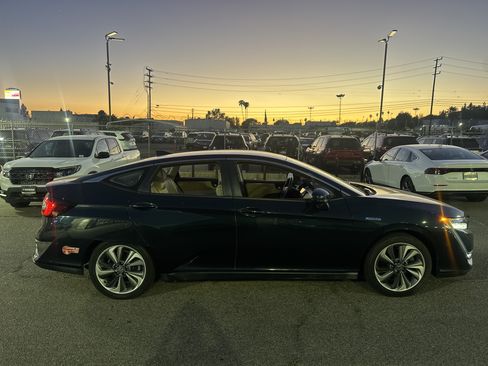 Used 2018 Honda Clarity Touring image 3