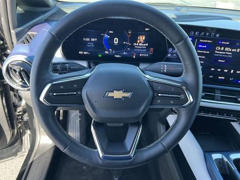 Certified 2025 Chevrolet Equinox EV LT image 14