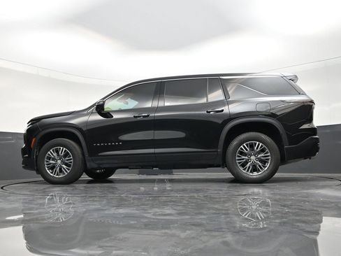 Used 2025 Chevrolet Traverse LT FWD image 20