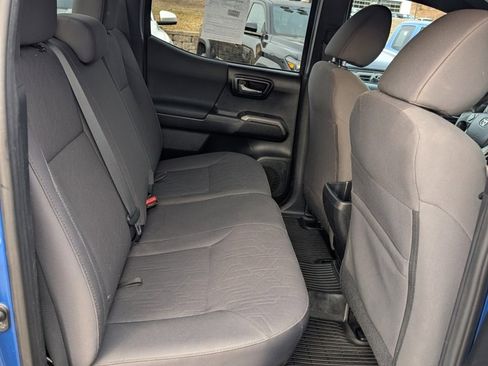 Certified 2017 Toyota Tacoma TRD Sport w/ Tow Package (A/T) image 17